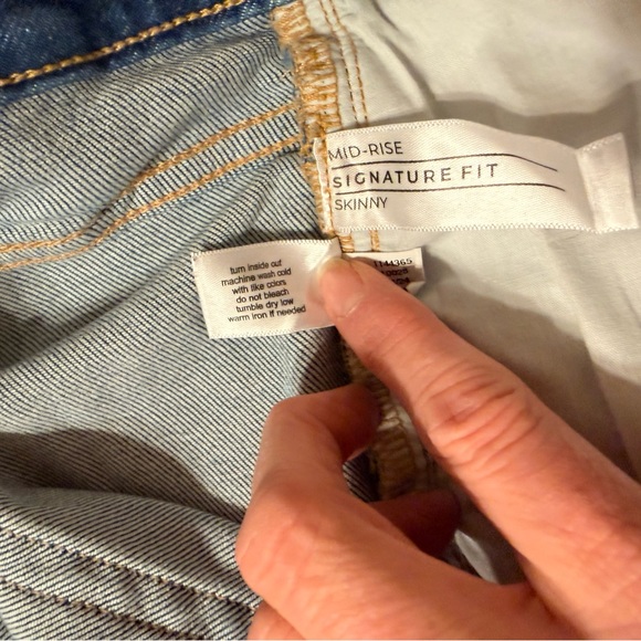 👖 Signature Fit Skinny Jeans w/ Front Seaming 👖 - Picture 13 of 15